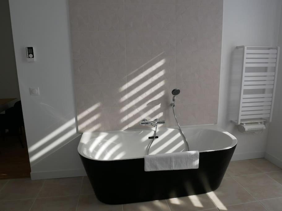Clos De La Providence, Gite, Piscine Et Spa 3 Chambres Nolay  Exterior foto